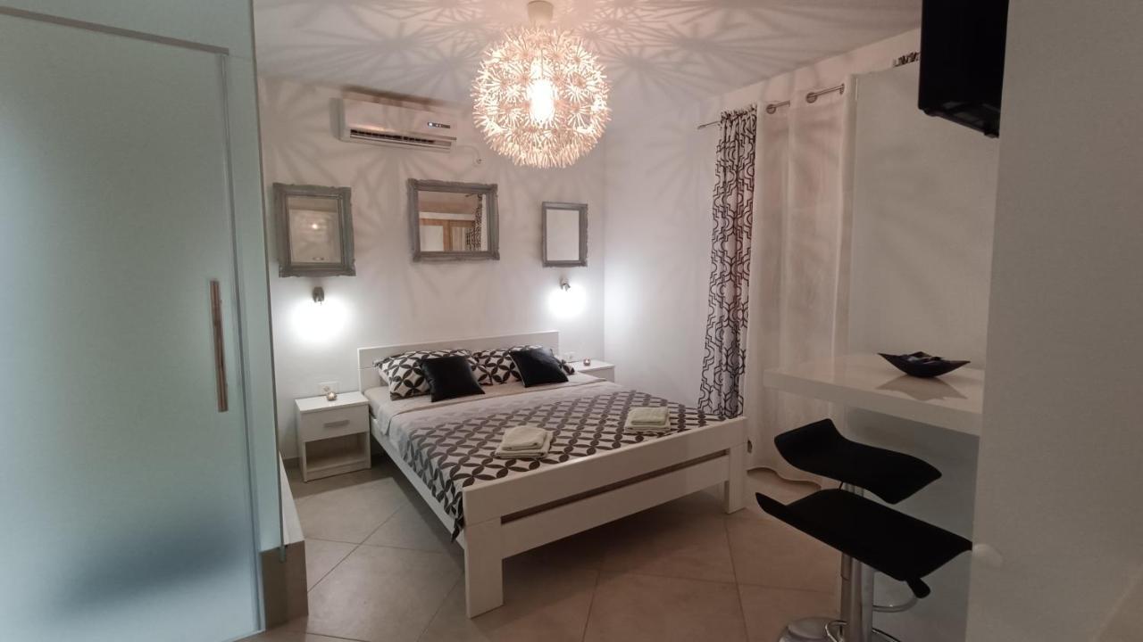 Villa Infinity Пинезичи Экстерьер фото